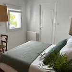 Jolie Chambre A 2 Mn A Pied De La Plage