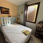 Appartement 2 Pieces Avec Terrasse, Parking, Proche Plage Pour 4 Personnes - Fr-1-701-86