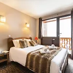 Chalet Val 2400