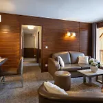 Chalet Val 2400