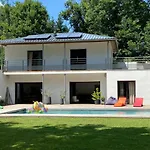 Lazuli Lodge