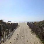 Helios 32, T2 Climatise, Parking, 500M Plage
