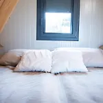 Le Tipi Bleu Tiny House Neuve Avec Terrasse Et Jardin