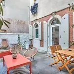 Un Appartement Au Centre-Ville Avec Cour Prive De 35M