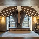 Chalet De Luxe A Courchevel Avec Vue Et Spa - Fr-1-772-7