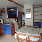 La Cabane De Leon Et Emilio