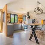 Comme Un Petit Chalet