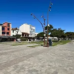 Appartement Avec Climatisation Et Parking Proche Plage - 6 Personnes - Fr-1-225-465