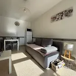 Sol-Y-Days Goelette, Agreable Appartement En Rdc Avec Parking, Proche Du Centre-Ville Et De La Plage