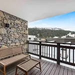 Appartement Familial Au Centre De Courchevel Moriond Avec Parking Et Balcon - Fr-1-563-156