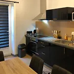 Chez Joseph,Appartements Renoves Et Au Calme A Saint-Michel