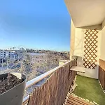 Le Balcon