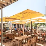 Cozy Stacaravan In Sete
