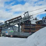 Courchevel Moriond 1650 - 2 Bedrooms - Sleeps 8