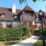 Bel Appartement Spacieux Avec Jardin Et Piscine