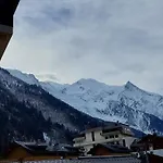 Appartement Calme Avec Balcon A Chamonix, Parking Et Wifi Inclus - Fr-1-517-70