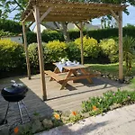 Jolie Maison En Pierre Avec Grand Jardin Pour 6