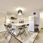 Modern 2 Bedroom Flat Near Vieux Port