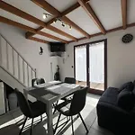 Villa T3 Avec Terrasse, 6 Couchages, Proche Plage Et Commerces, Quartier Calme, Parking Prive - Fr-1-81-365