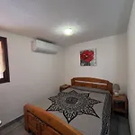 Villa T3 Avec Terrasse, 6 Couchages, Proche Plage Et Commerces, Quartier Calme, Parking Prive - Fr-1-81-365