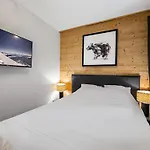 Appartement Moderne A Courchevel Pour 4 Pers, Proche Piste, Parking Et Wifi Inclus - Fr-1-563-69