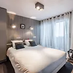Appartement Raffine A Courchevel Moriond, 4 Etoiles, Pres Des Remontees Mecaniques - Fr-1-563-99