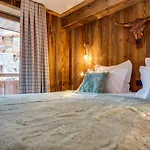 Spacieux 4 Pieces Avec Cheminee, Balcon Et Parking A Val-D'Isere - Fr-1-567-67