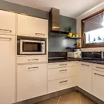 Appartement 2 Chambres Centre Village Proche Pistes Avec Wifi - Fr-1-437-60