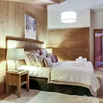 Luxueux Appartement 4 Pieces Au Coeur De Courchevel Village, A Proximite Des Pistes Et Commerces - Fr-1-562-32