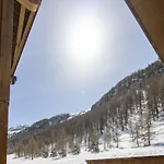 Appartement Standing 4 Pieces - Residence Neuve Au Pied Des Pistes - Val-D'Isere - Fr-1-694-40