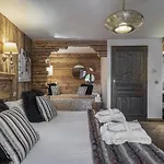 Chalet Elegant A Courchevel Le Praz Avec Spa, Cheminee Et Services Inclus - Fr-1-568-35 (Adults Only)