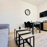 Studio Renove Et Idealement Situe Dans Le Centre Des Sables Dolonne 2 Pers