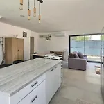 Villa Climatisee Pour 8 Personnes Avec Piscine Privee