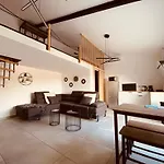 Petite Maison Avec Acces Piscine Et Jacuzzi Chauffee