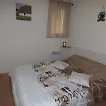 Appartement Pour 4 Avec Piscine Et Parking Aux Saintes-Maries-De-La-Mer - Fr-1-475-201