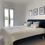 Bel Appartement T2 Avec Terrasse Privative Et Parking A Balaruc-Les-Bains - Fr-1-553-299
