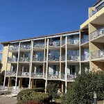 Duplex 2 Pieces Avec Terrasse Et Piscine A Balaruc-Les-Bains - Fr-1-553-300