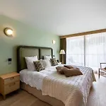 Magnifique Appartement 6 Pieces Avec Jacuzzi A Courchevel, Proche Des Pistes - Fr-1-562-79