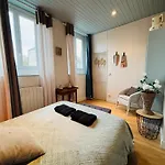Jolie Cottage Idealement Situee