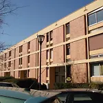 Appartement 2 Etoiles A 5 Min Des Thermes Avec Parking Et Clim, Animaux Acceptes - Fr-1-503-129