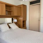 Appartement T2 Avec Wifi, Proche Thermes Et Commodites, Parking, Classe 2 Etoiles - Fr-1-553-235