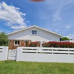 Air-Conditioned House 3 Stars, With Pool And Jacuzzi