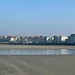 Les Caryathides