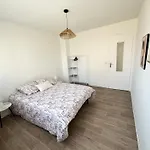 Appartement Spacieux Et Lumineux, 3 Chambres A Coudekerque-Branche