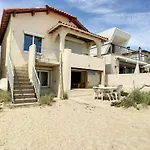 Appartement T4 En Bord De Plage Avec Terrasse Et Parking A Carnon - Fr-1-715-103