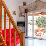 Chalet 3 Pieces Avec Piscine, Terrasse Et Parking Privatif A Gruissan, Proche Plages Et Commerces - Fr-1-409-217