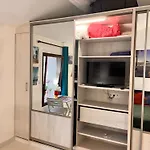 Chambre Cozy Spacieuse, Intra-Muros, Clim, Parking