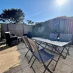 Maison A Quiberon 3 Pieces Avec Piscine, Proche Plage Et Commerces - Fr-1-478-60