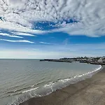 Appartement Avec Balcon, Proche Des Plages Et Commerces - Fr-1-361-89