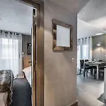 Appartement Cosy, Design, Renove, En Centre-Ville Avec Grande Chambre A Courchevel Moriond - Fr-1-563-44